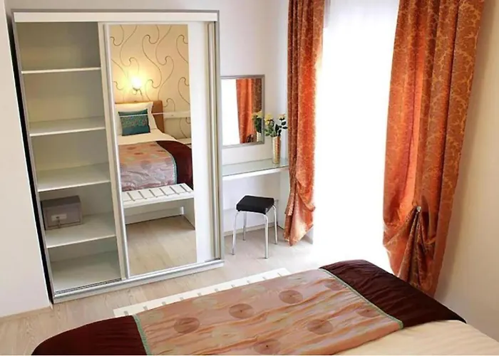 Apartments Grand Pinea