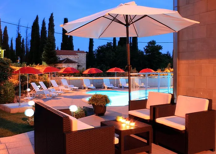 Apartments Grand Pinea