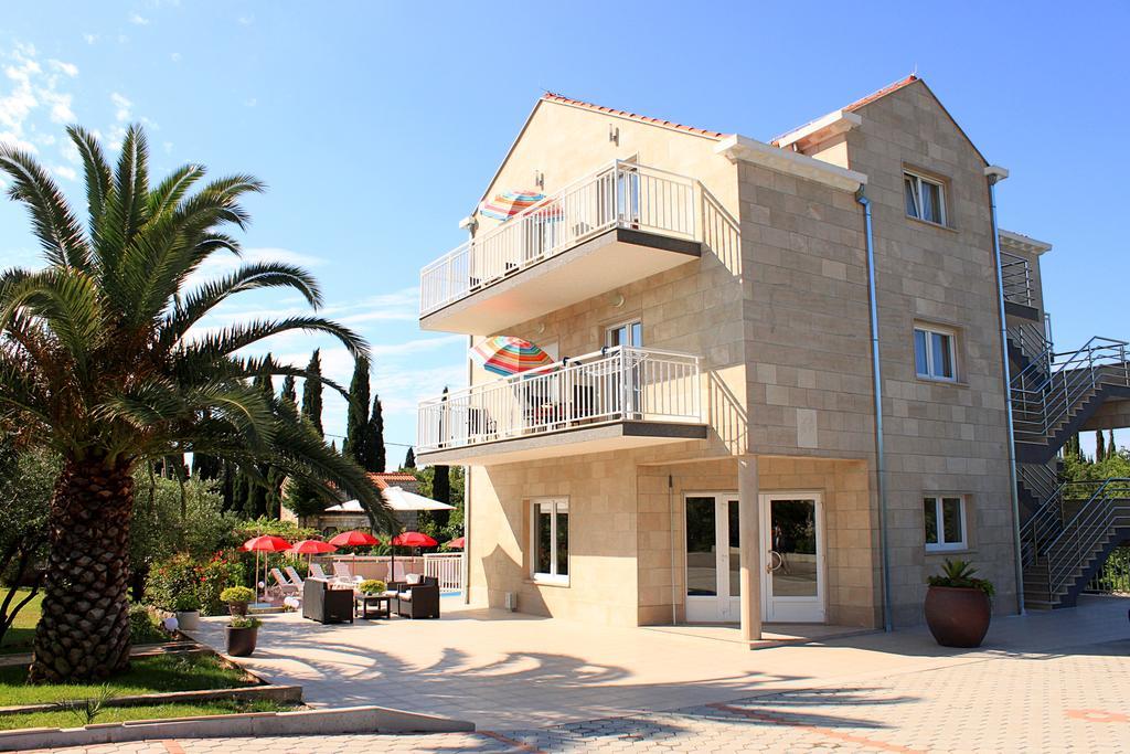Grand Pinea Apartment